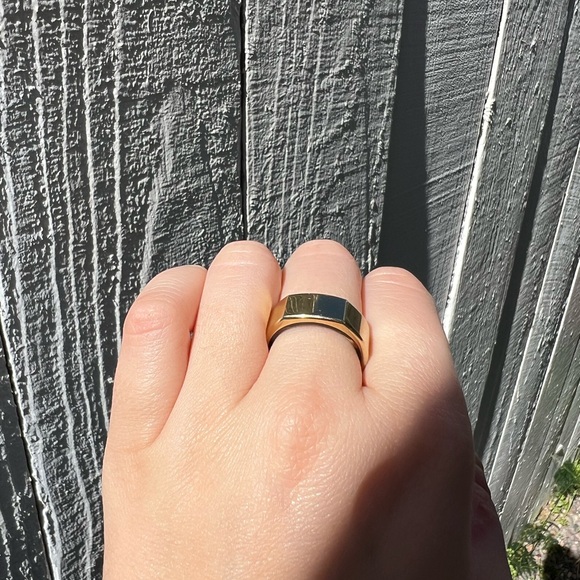 Gold heritage Oura ring, size 8 - Picture 6 of 7